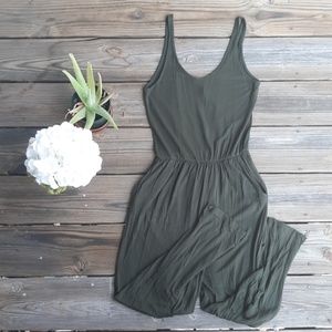 H&M green jumpsuit w/ pockets